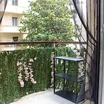 P R A T I Cozy Urban Escape