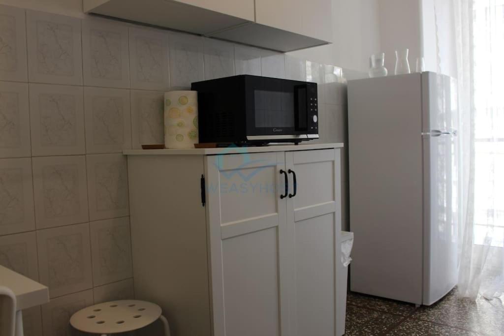 P R A T I Cozy Urban Escape Apartment *